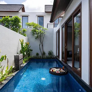The Calna Bali فيلة